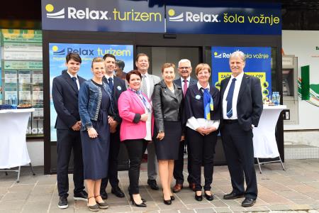 Ekipa nove poslovne enote z upravo Relax turizma d.d. ter direktorico marketinga in direktorjem za odnose z javnostmi